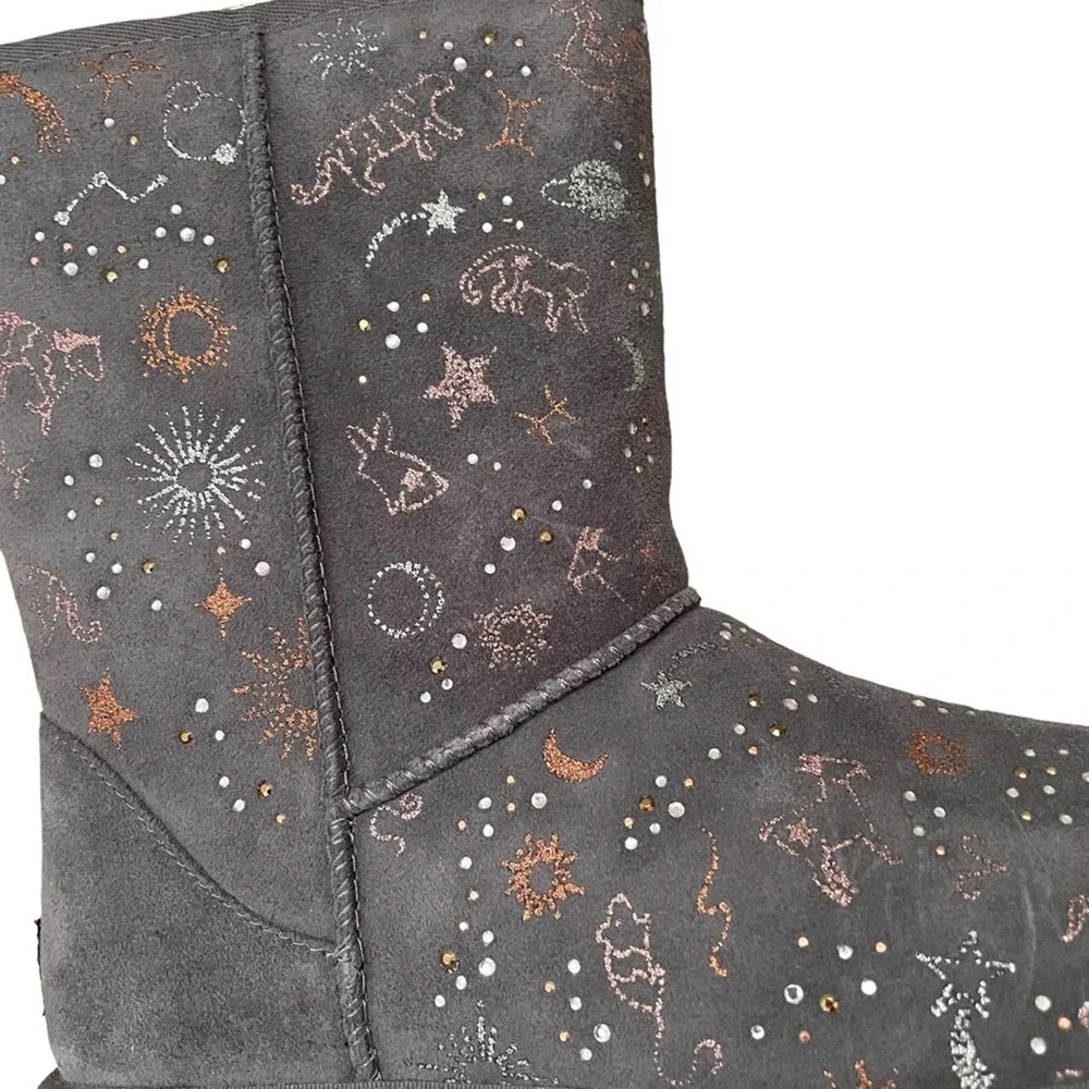 NEW UGG CLASSIC ZODIAC SHORT Boots Gray size 8 - Picture 7 of 9